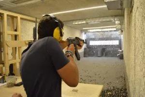 Shooting AK47 3 armes